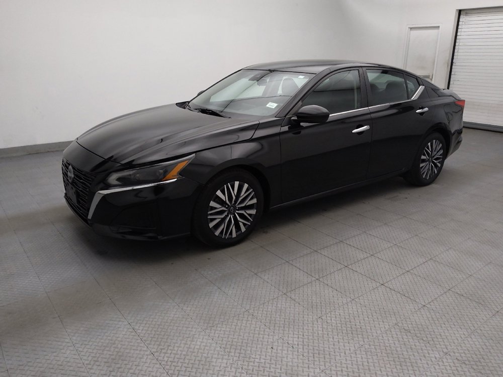 Used 2023 Nissan Altima 2.5 SV FWD image 2