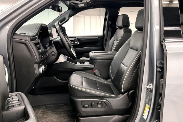 Used 2023 GMC Yukon XL SLT w/ SLT Premium Package AWD/4WD image 23