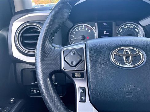 Used 2017 Toyota Tacoma SR5 w/ Tow Package AWD/4WD image 23