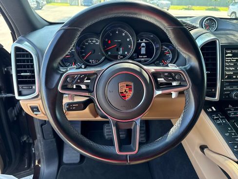 Used 2016 Porsche Cayenne AWD/4WD image 15