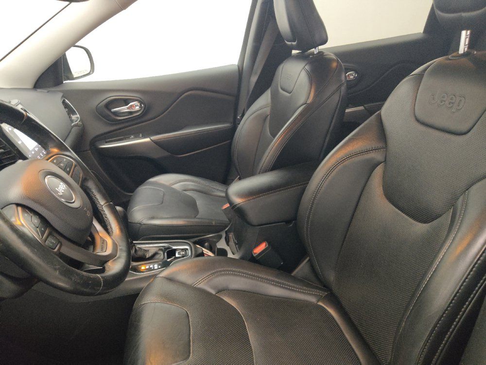 Used 2019 Jeep Cherokee Limited FWD image 17