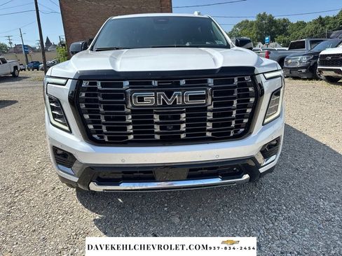 Used 2025 GMC Yukon XL Denali Ultimate w/ LPO, Illumination Package AWD/4WD image 4