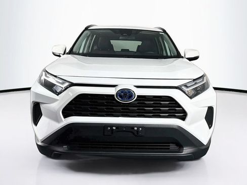 Used 2024 Toyota RAV4 XLE AWD/4WD image 2