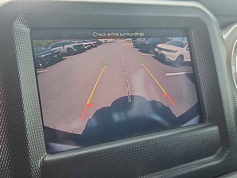 Used 2019 Jeep Wrangler Unlimited Sahara AWD/4WD image 15