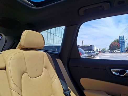 Certified 2024 Volvo XC60 B5 Ultimate w/ Protection Package Premier AWD/4WD image 14