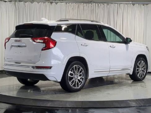 Used 2023 GMC Terrain Denali w/ Denali Premium Package AWD/4WD image 10