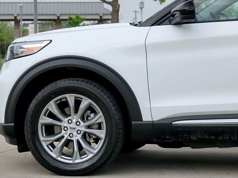 Used 2022 Ford Explorer Limited image 11