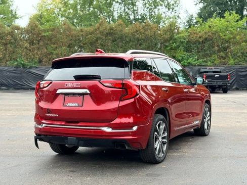 Used 2020 GMC Terrain Denali w/ Denali Premium Package FWD image 4