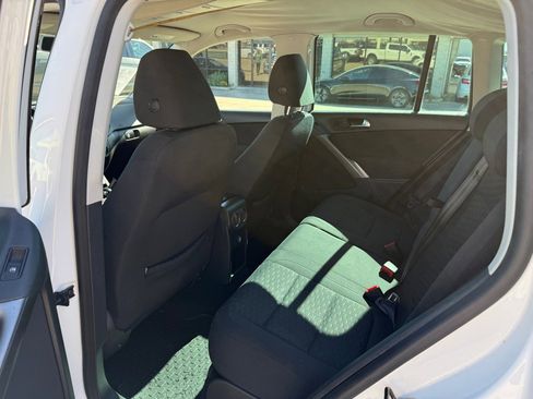 Used 2009 Volkswagen Tiguan SE image 15