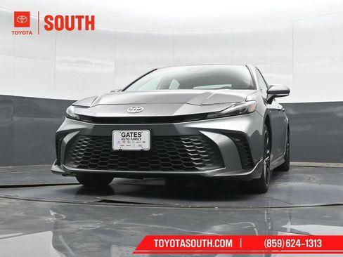 Used 2025 Toyota Camry SE FWD image 40