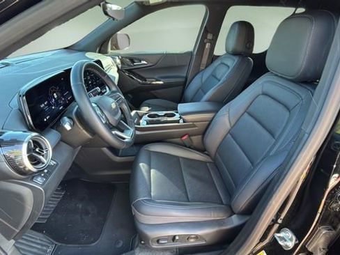 Used 2025 Chevrolet Equinox LT w/ Convenience Package II image 19