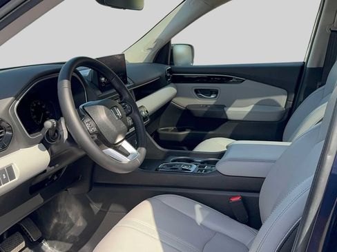 Certified 2024 Honda Pilot Touring image 32