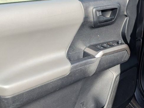 Used 2023 Toyota Tacoma SR5 RWD image 18