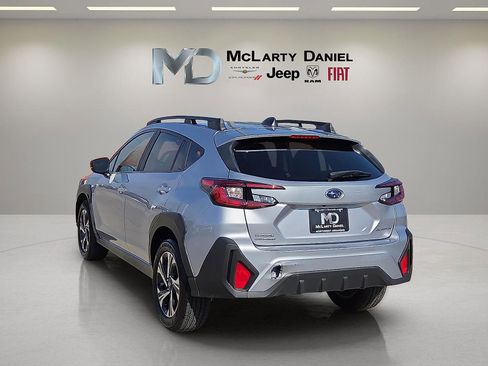 Used 2024 Subaru Crosstrek 2.0i Premium image 4