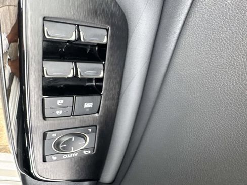 Used 2022 Lexus ES 350 Ultra Luxury image 9