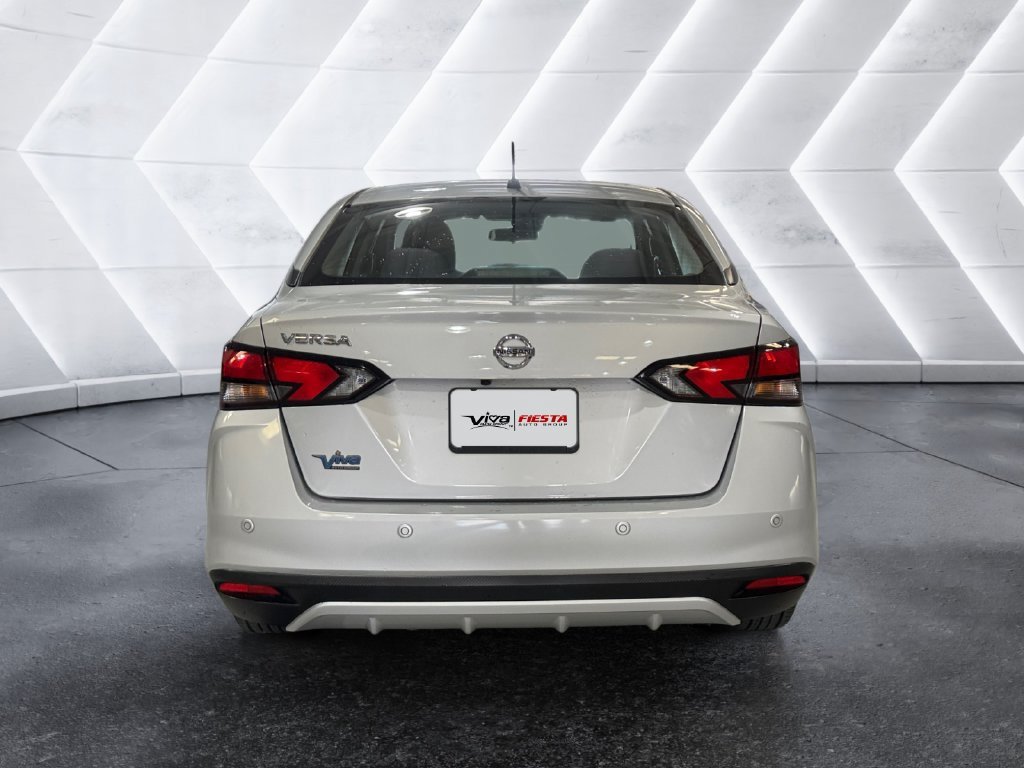 Used 2021 Nissan Versa S FWD image 5