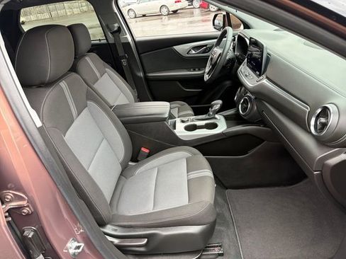 Used 2023 Chevrolet Blazer LT FWD image 13