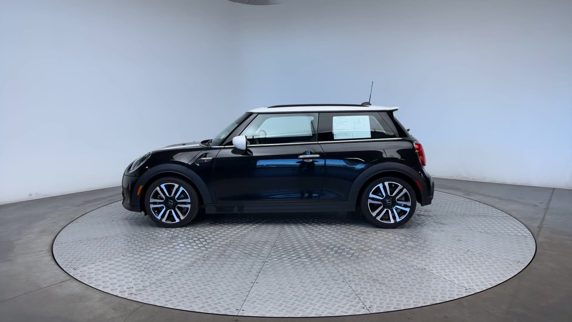 Used 2023 MINI Cooper S FWD image 5
