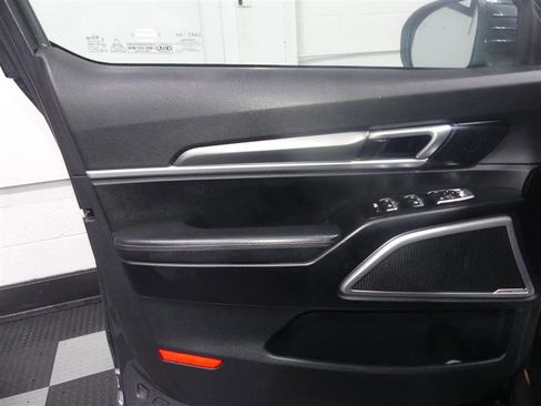 Used 2020 Kia Telluride LX image 18