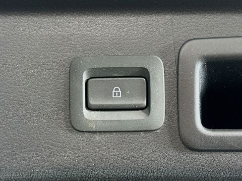 Used 2025 MAZDA CX-30 AWD 2.5 S w/ Preferred Package image 32