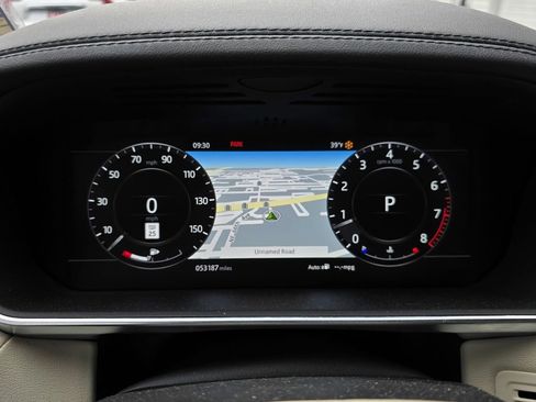 Used 2021 Land Rover Range Rover Sport HSE Silver Edition image 29