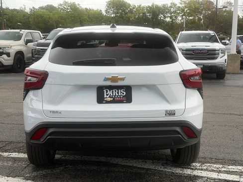 New 2026 Chevrolet Trax LS w/ LS Convenience Package FWD image 5