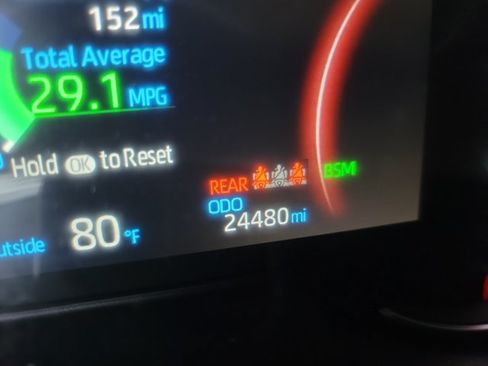 Used 2025 Toyota RAV4 XLE FWD image 21