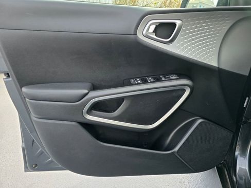 Certified 2023 Kia Soul LX w/ Option Group 015 image 26