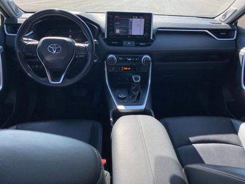 Used 2019 Toyota RAV4 Limited image 6