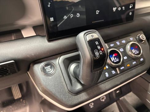 Used 2023 Land Rover Defender 130 S image 15