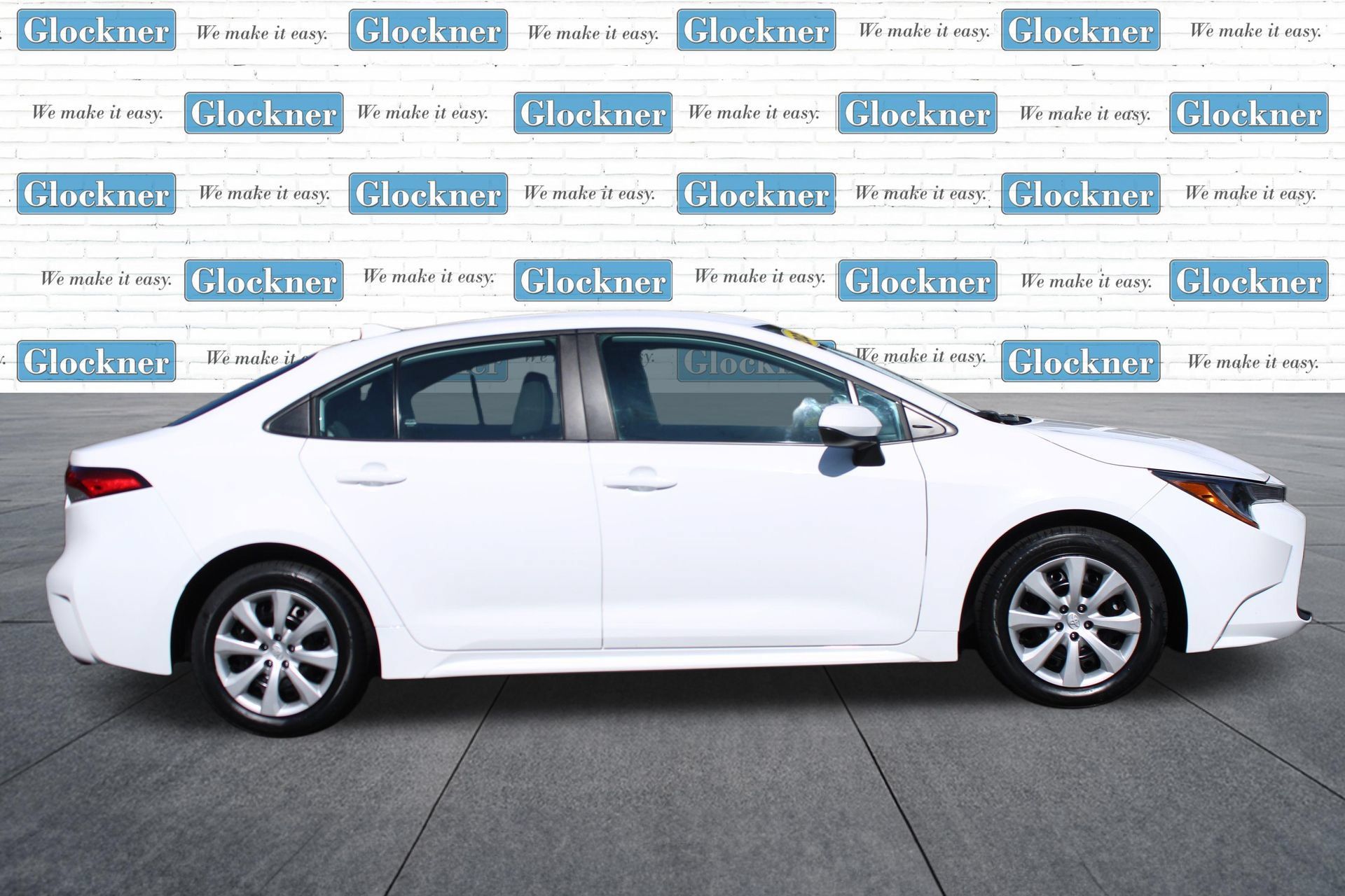 Used 2025 Toyota Corolla LE FWD image 4