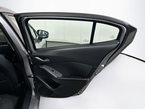 Used 2016 MAZDA MAZDA3 i Sport w/ Preferred Equipment Package image 27