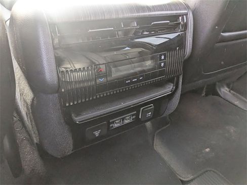 Used 2024 Jeep Wagoneer Series II w/ Flexible Seating Group image 17