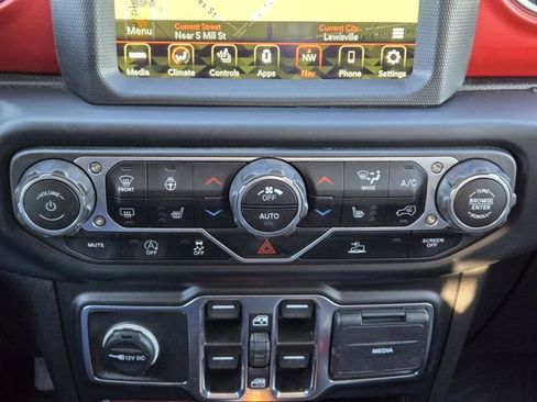 Certified 2023 Jeep Gladiator Rubicon w/ Cold Weather Group image 19