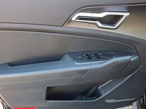 New 2026 Kia Sportage LX FWD image 10