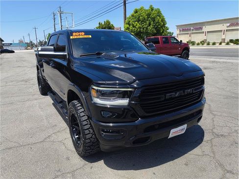 Used 2019 RAM 1500 Laramie AWD/4WD image 3