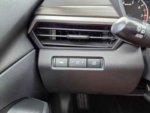 Used 2024 Nissan Altima 2.5 SV FWD image 30
