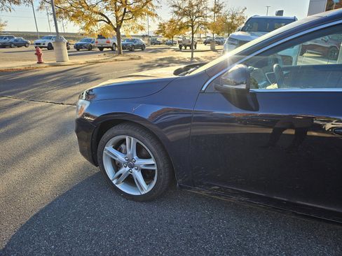Used 2016 Volvo V60 T5 Premier image 2