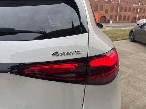 New 2026 Mercedes-Benz GLC 300 4MATIC image 9