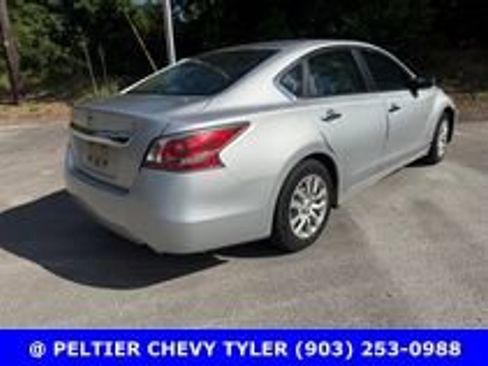 Used 2015 Nissan Altima 2.5 S FWD image 6