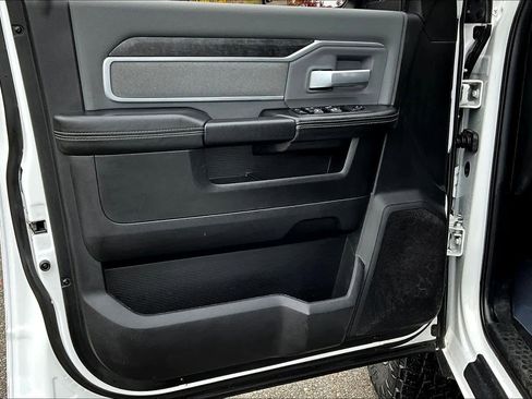 Used 2020 RAM 2500 Big Horn image 21
