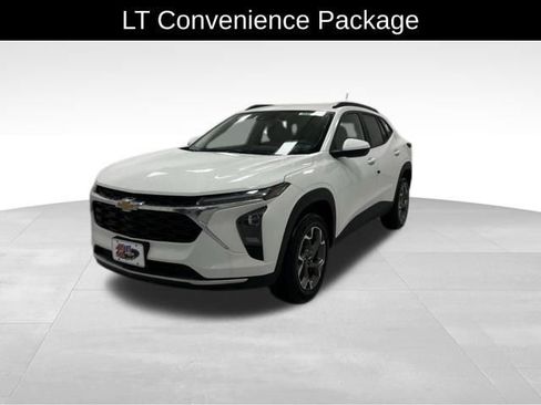 New 2026 Chevrolet Trax LT w/ Driver Confidence Package FWD image 4