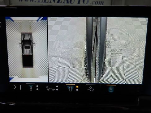 Used 2024 Chevrolet Silverado 2500 ZR2 w/ Technology Package image 22