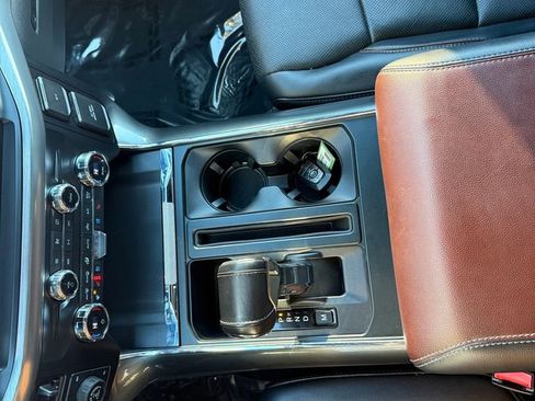 Used 2021 Ford F150 Lariat w/ Equipment Group 502A High image 23