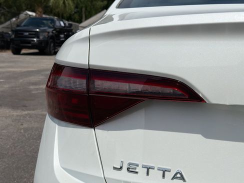 Used 2023 Volkswagen Jetta SE FWD image 10