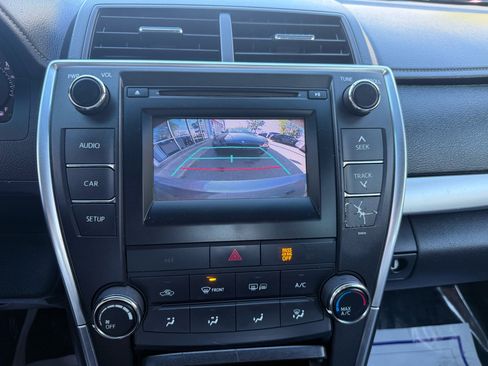 Used 2017 Toyota Camry SE image 22