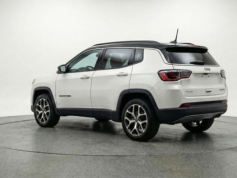 Used 2025 Jeep Compass Limited image 6