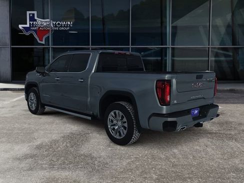 Used 2025 GMC Sierra 1500 Denali w/ Technology Package AWD/4WD image 3