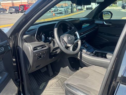 Used 2024 Hyundai Palisade Calligraphy image 9