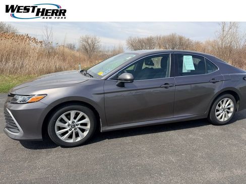 Used 2023 Toyota Camry LE image 1